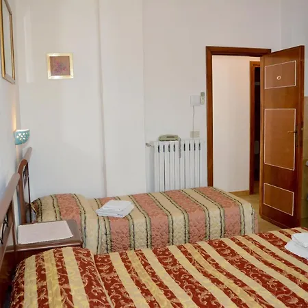 מלון Scano Comfort סנטה טרזה גאיורה