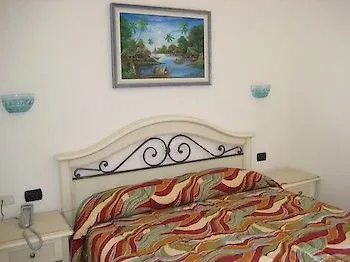 מלון Scano Comfort 3*
